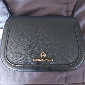 Michael kors Lucie small crossbody purse👛